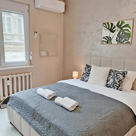 2bdr With Parking For 4 People Апартамент *