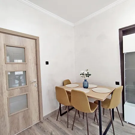 Апартамент 2bdr With Parking For 4 People