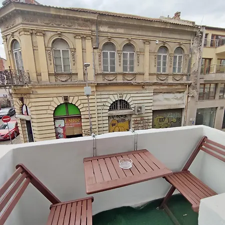 Апартамент 2bdr With Parking For 4 People *
