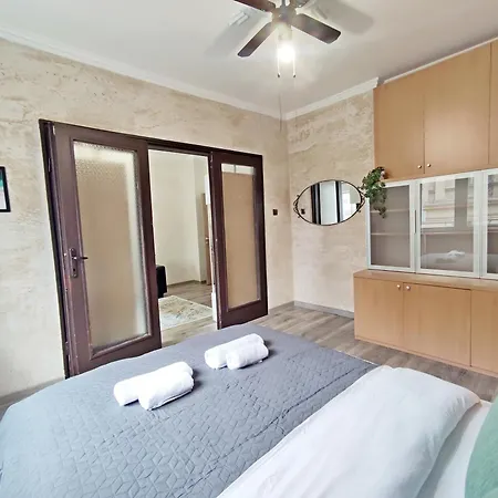 2bdr With Parking For 4 People Апартамент София