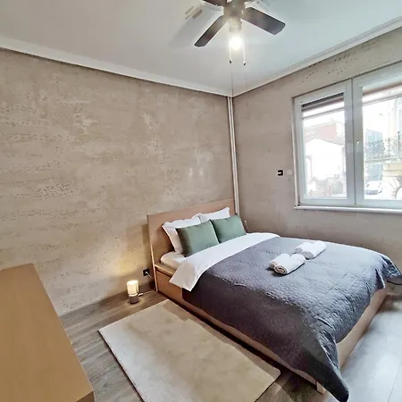 Апартамент 2bdr With Parking For 4 People